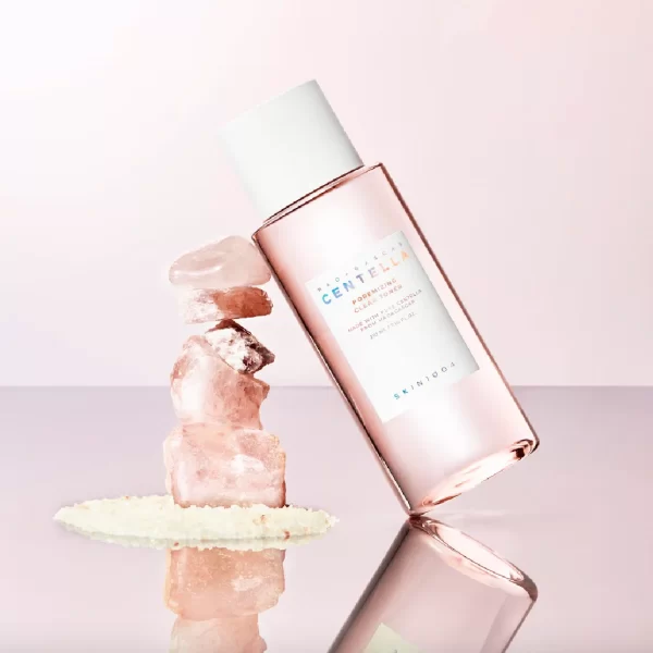 ⁦تونر التقشير الرباعي للبشرة الدهنية Centella Poremizing Clear Toner SKIN1004  – منتجات كورية⁩ - الصورة ⁦2⁩