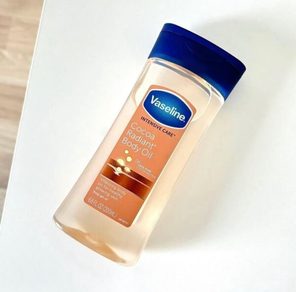 ⁦زيت الجسم Vaseline Intensive Care Cocoa بخلاصة زبدة الكاكاو⁩ - الصورة ⁦2⁩