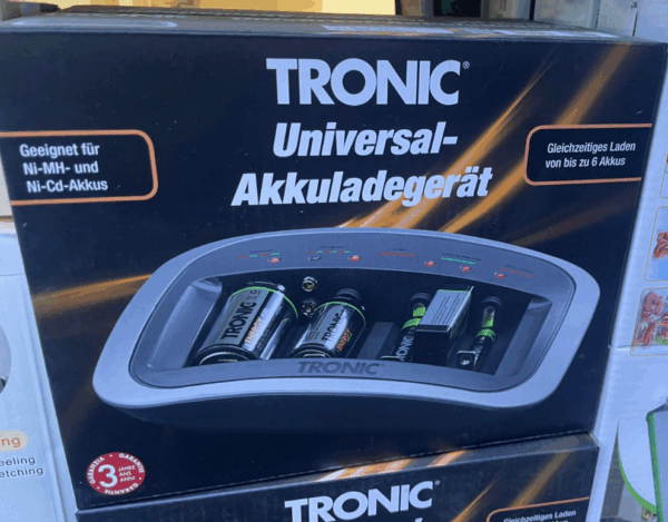 ⁦شاحن البطاريات الالماني tronic universal akkuladegerät⁩ - الصورة ⁦3⁩