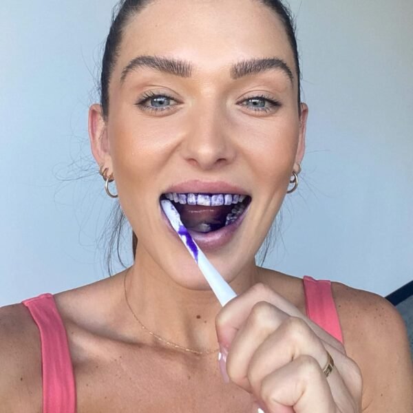 ⁦Hismile V34 Colour Corrector – سيروم مبيض للاسنان بتقنية تصحيح الألوان⁩ - الصورة ⁦8⁩