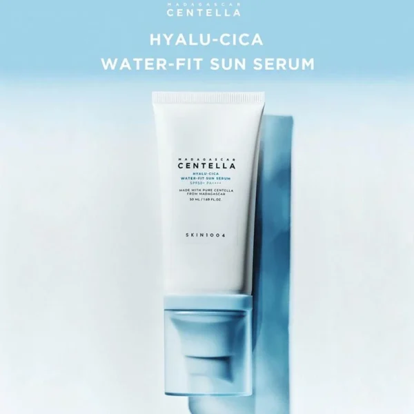 ⁦واقي شمس SKIN1004 Centella Hyalu-Cica Water-Fit Sun Serum – منتجات كورية اصلية⁩ - الصورة ⁦4⁩