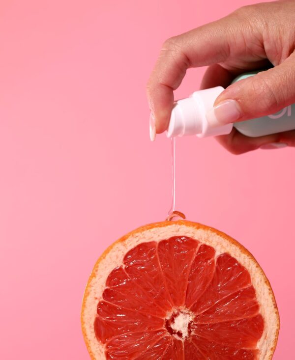 سيروم الهيالورونيك اسيد لعلامات التقدم في السن وترطيب البشرة من OZ Naturals