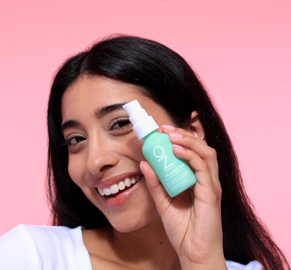 سيروم الهيالورونيك اسيد لعلامات التقدم في السن وترطيب البشرة من OZ Naturals