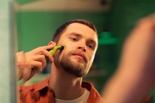 ⁦شفرات بديلة أصلية Philips OneBlade (عبوة 2) قابلة لإعادة التدوير⁩ - الصورة ⁦3⁩