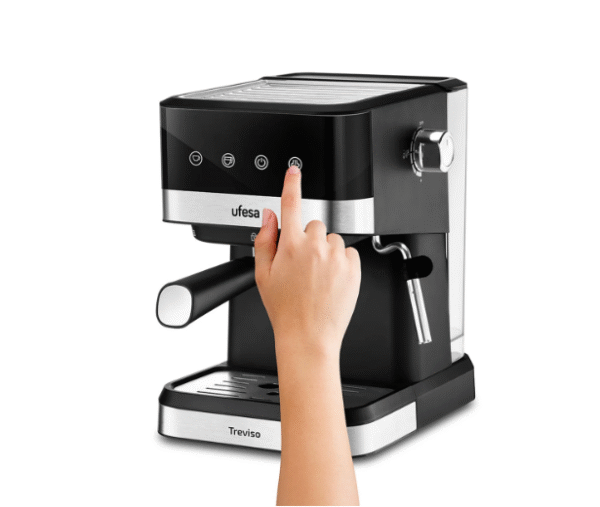 ماكينة قهوة إسبرسو سعة 1.5 لتر بقوة 1050 واط - ضغط 20 بار