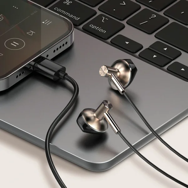 سماعة سلكية داخل الأذن Type C مع مايكروفون عالي الدقة – LDNIO HP-09C