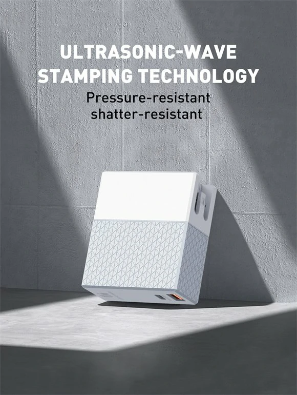 شاحن Super Fast 65W مع منفذي USB-A + USB-C – (قابس قابل للتبديل) LDNIO