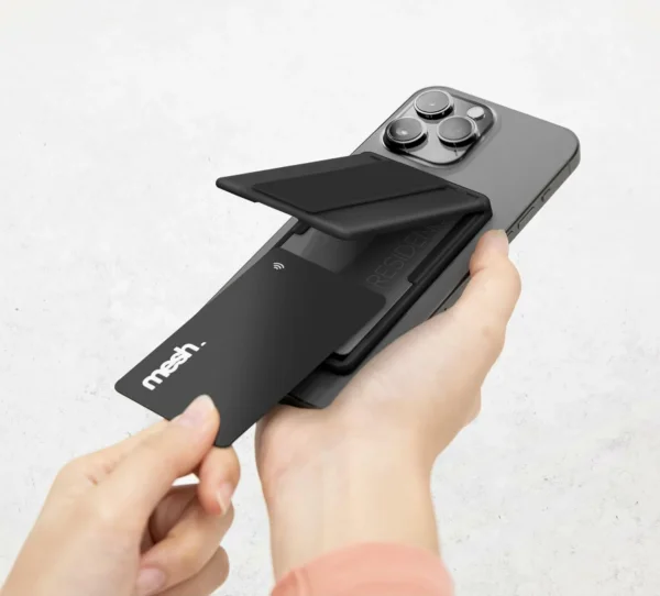 حامل بطاقات مغناطيسي UNIQ Heldro ID مع شريط قبضة وحامل مدمج