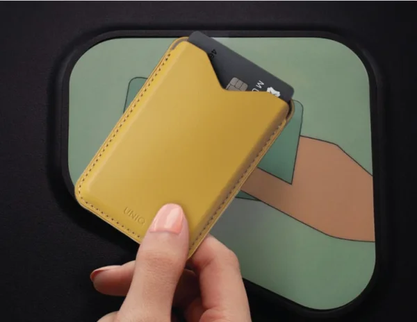 حامل بطاقات مغناطيسي مع ستاند UNIQ Lyden Evo