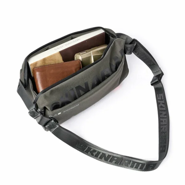 حقيبة Skinarma Fardel – قماش مقاوم للماء مع سحاب مزدوج – ألوان متعددة