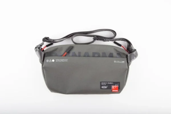 حقيبة Skinarma Fardel – قماش مقاوم للماء مع سحاب مزدوج – ألوان متعددة