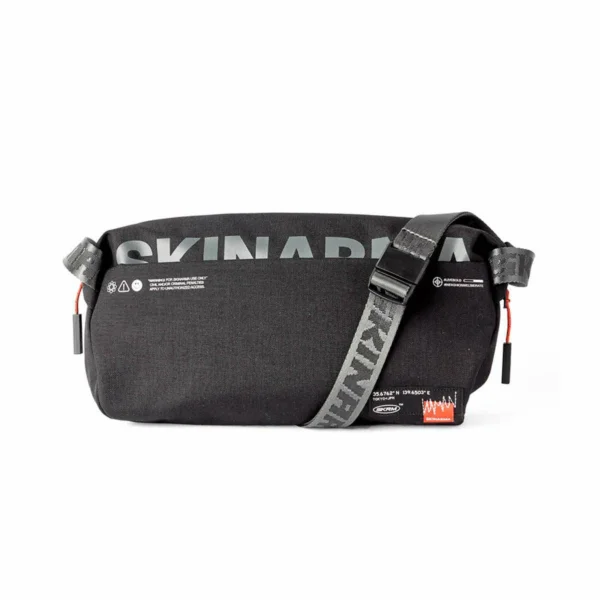 حقيبة Skinarma Fardel – قماش مقاوم للماء مع سحاب مزدوج – ألوان متعددة