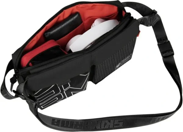 حقيبة Skinarma Jager نايلون Ripstop بتصميم عملي – ألوان Black و Olive