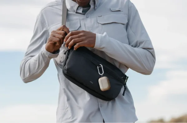 حقيبة UNIQ Denver كروس بودي قماشية للاستخدام اليومي والرحلات