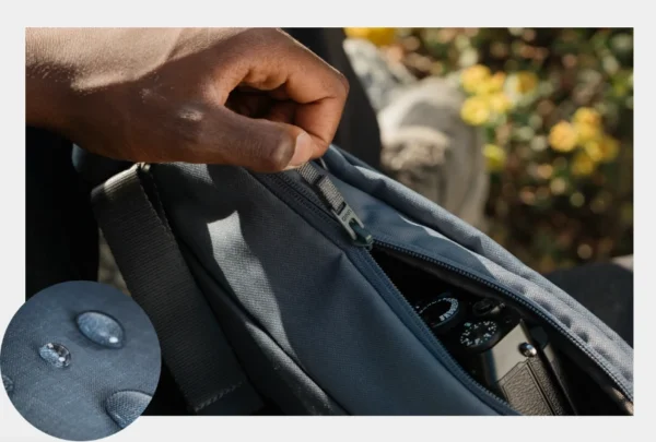 حقيبة UNIQ Denver كروس بودي قماشية للاستخدام اليومي والرحلات