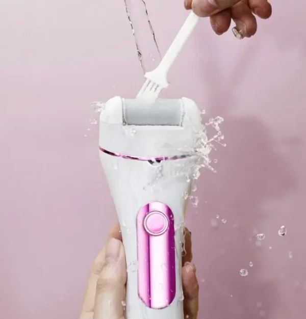 مبرد القدمين الكهربائي بشاشة LED – نعومة فورية وإزالة فعّالة للتشققات