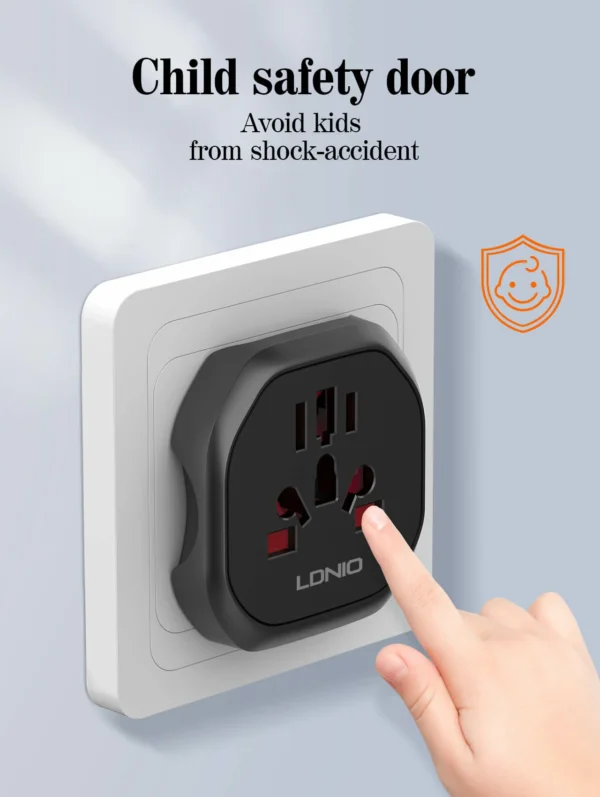 محول كهرباء عالمي LDNIO Z7  Universal Travel Adapter – UK / EU / US / AU