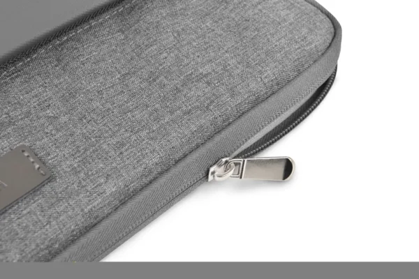 14-minimalist-laptop-sleeve-case-grey-4.webp حقيبة لابتوب مينيمايست 14 بوصة - حقيبة لابتوب عمودية WIWU Alpha 11 بوصة