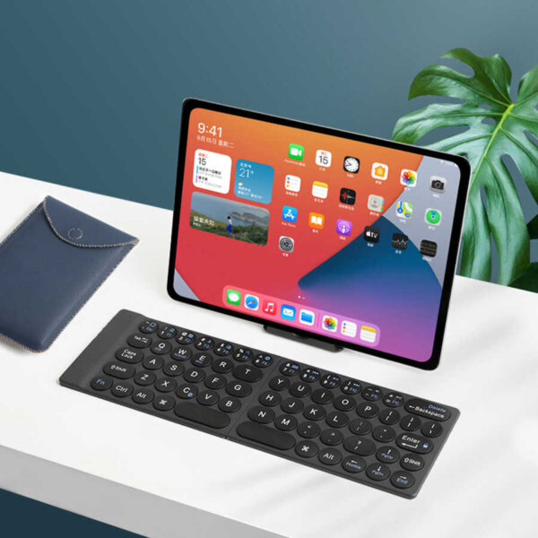 لوحة مفاتيح مطوية WIWU Fold Mini Keyboard باللغتين الإنجليزية والعربية مع حامل وشحن سريع 30W