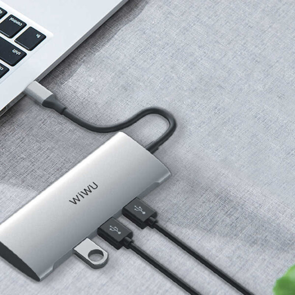 محول USB HDMI Alpha 731HP من WIWU - 3 منافذ USB 3.0 + منفذ Type C + HDMI + Micro SD + SD - اللون الرمادي