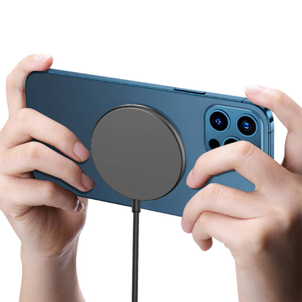 شاحن لاسلكي 15 واط من WIWU Wi-W007 بشاشة مغناطيسية