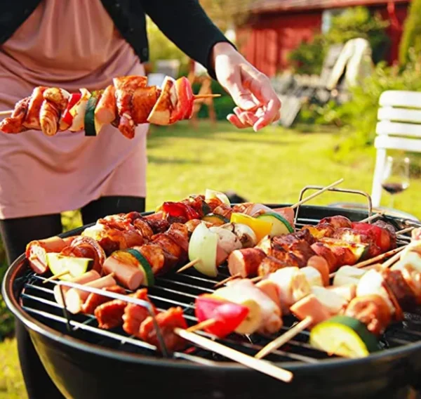 جريل فحم محمول 17 إنش – تصميم كيتل مع عجلات للاستخدام الخارجي