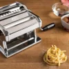 ماكينة صنع الباستا اليدوية Marcato Atlas 150 Classic – تحضير باستا منزلية طازجة (2) ماكينة صنع الباستا اليدوية Marcato Atlas 150 Classic – تحضير باستا منزلية طازجة