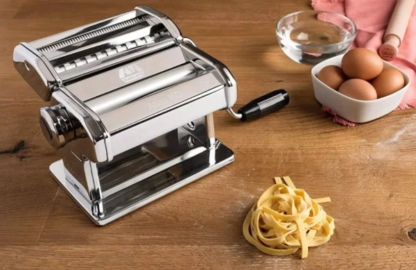 ماكينة صنع الباستا اليدوية Marcato Atlas 150 Classic – تحضير باستا منزلية طازجة (2) ماكينة صنع الباستا اليدوية Marcato Atlas 150 Classic – تحضير باستا منزلية طازجة