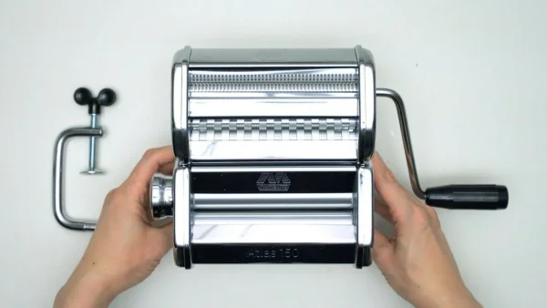 ماكينة صنع الباستا اليدوية Marcato Atlas 150 Classic – تحضير باستا منزلية طازجة (8) ماكينة صنع الباستا اليدوية Marcato Atlas 150 Classic – تحضير باستا منزلية طازجة