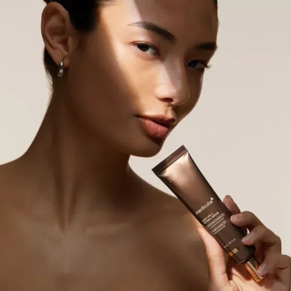 بكج التفتيح المكثف + شد البشرة : Medicube Vitamin C + Glutathione + Retinol- منتجات كورية