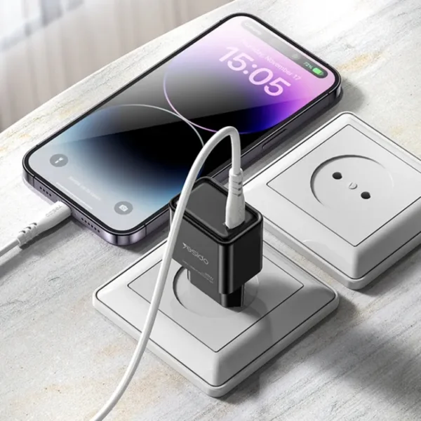 YC62 من YESIDO شاحن حائط سريع 25 واط GaN