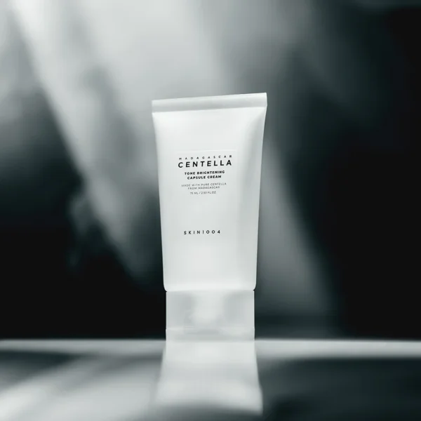كريم مرطب لتفتيح البشرة و التصبغات SKIN1004 Centella Tone Brightening Capsule – منتجات كورية