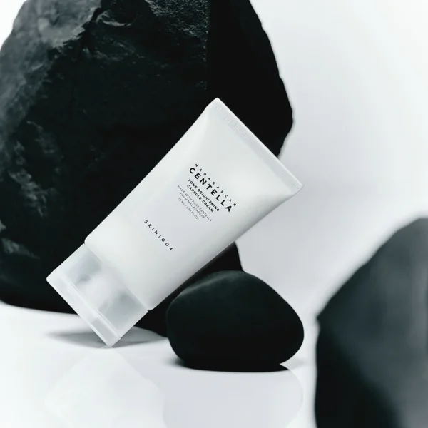 كريم مرطب لتفتيح البشرة و التصبغات SKIN1004 Centella Tone Brightening Capsule – منتجات كورية