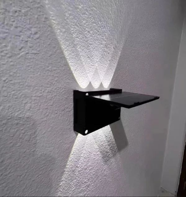 مصباح شمسي LED – مقاوم للماء IP65 بإضاءة 200 لومن للممرات و الفناء الخارجي