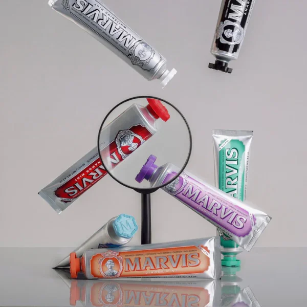 معجون أسنان Marvis Whitening Mint لتبييض الأسنان بنكهة النعناع - صناعة إيطالية