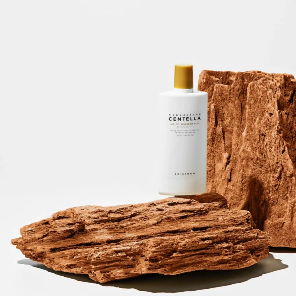 واقي شمس فيزيائي SKIN1004 Centella Air-Fit Suncream Plus SPF50+ PA++++ منتجات كورية (4) واقي شمس فيزيائي SKIN1004 Centella Air-Fit Suncream Plus SPF50+ PA++++ منتجات كورية